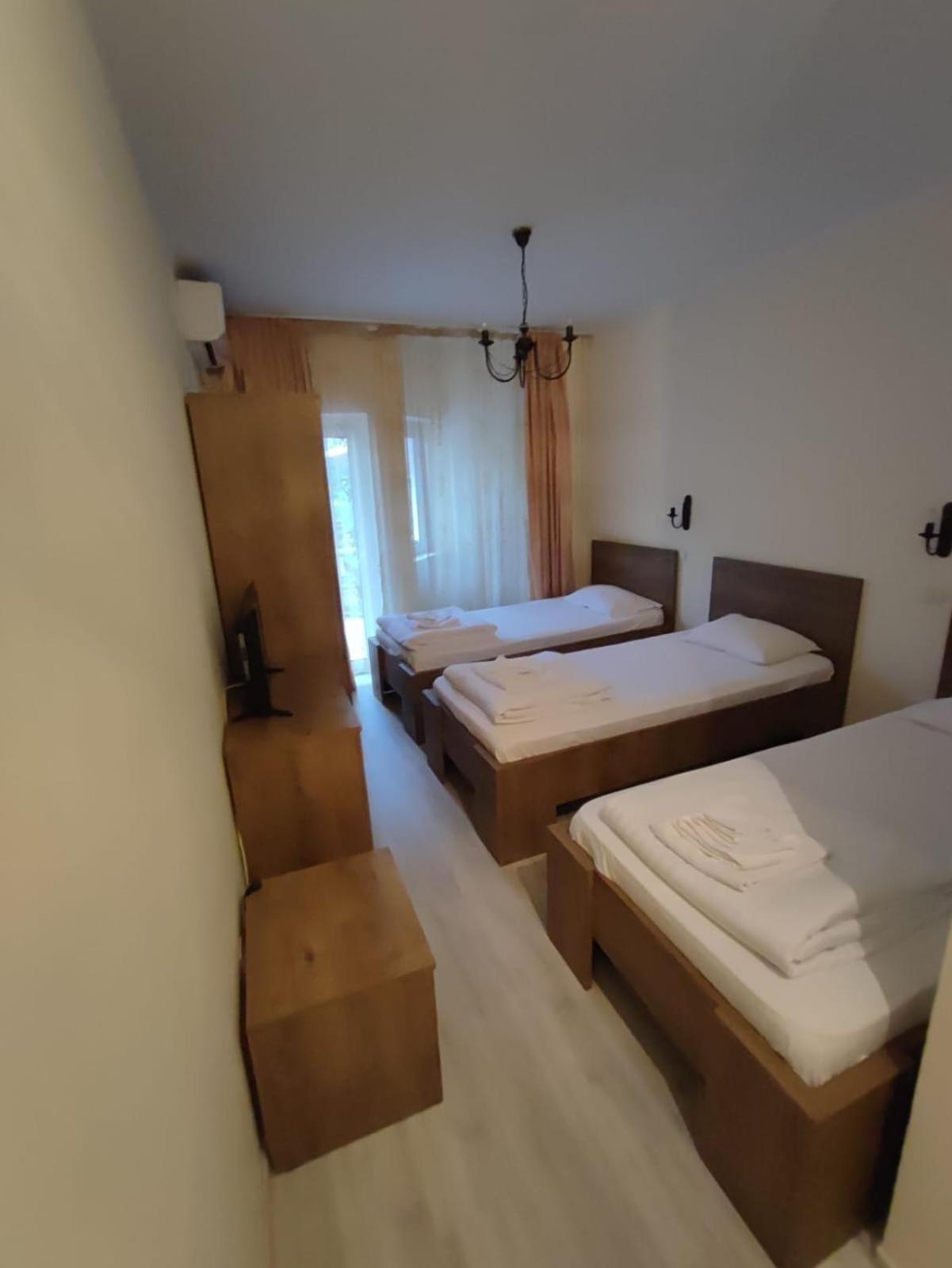 Pensiunea Paradis Baile Herculane Ngoại thất bức ảnh